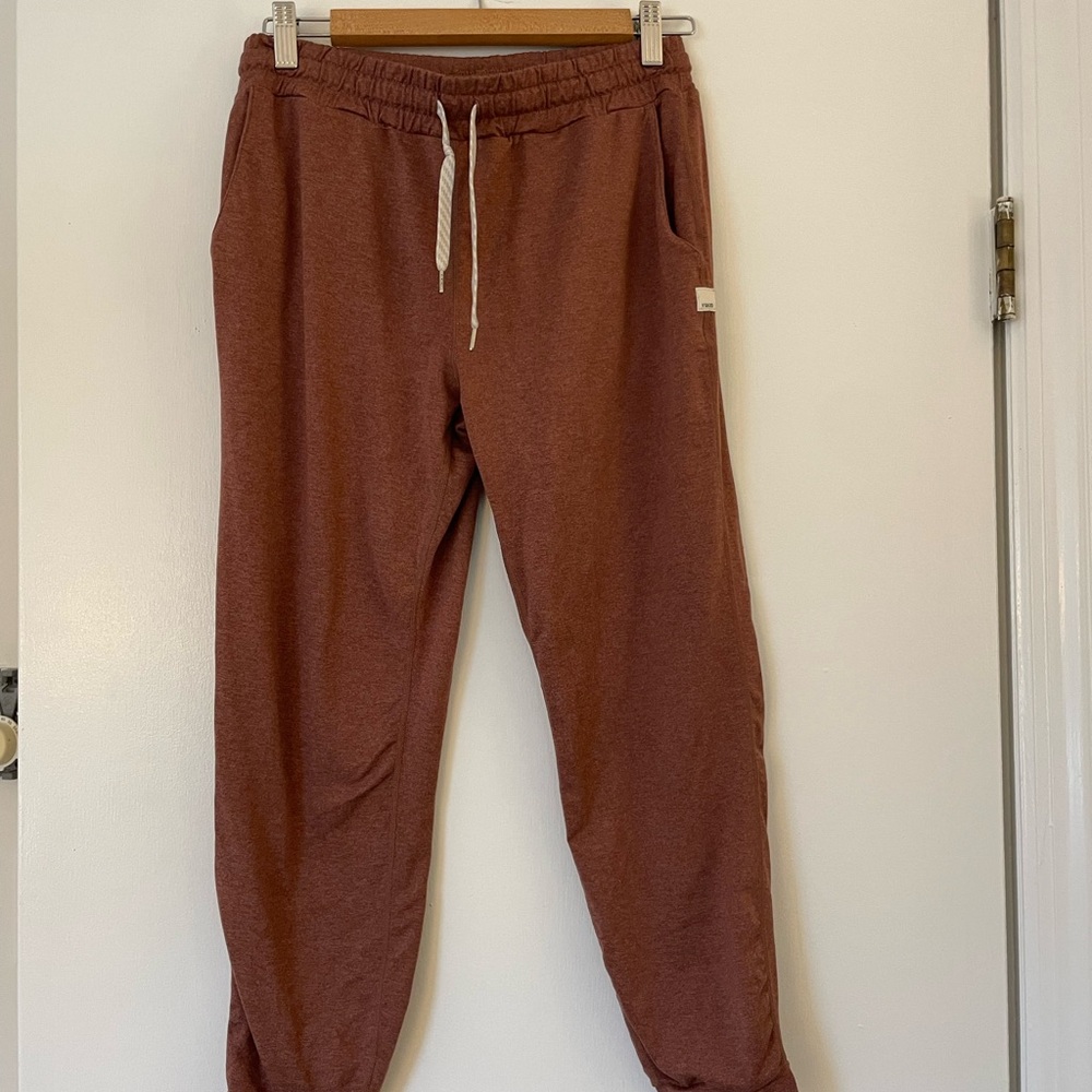 Vuori Brown Ankle Cropped Pants with Elastic Waistband and Tapered Legs